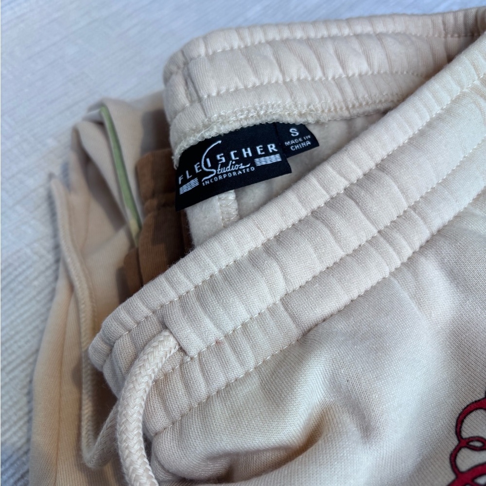 Betty Boop ‘Giddy Up' Beige Graphic Sweatpants - Picture 3 of 3